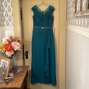Beautiful floral and accent beaded formal/bridesmaid/mother of the bride dress.